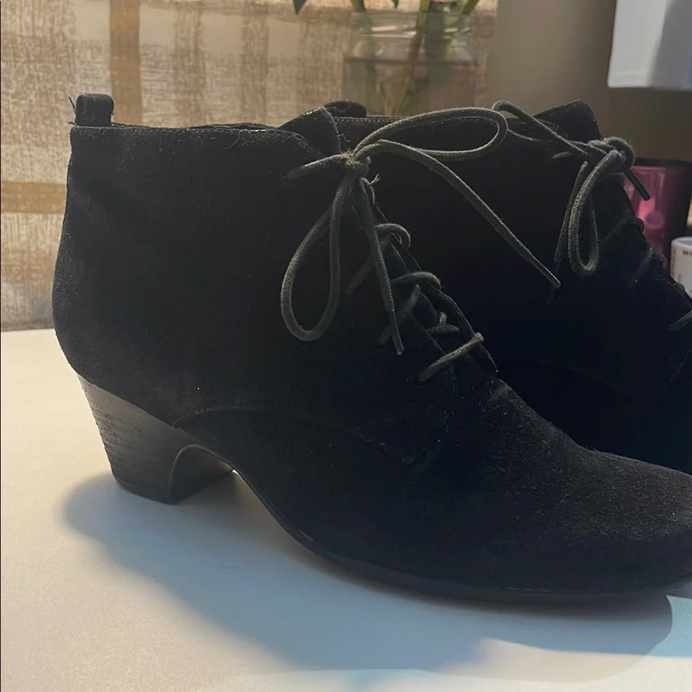 Clarks Black Ankle Suede Boots with Classic Laces - Picture 3 of 16